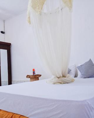 Rocky homestay lakey nangas beach