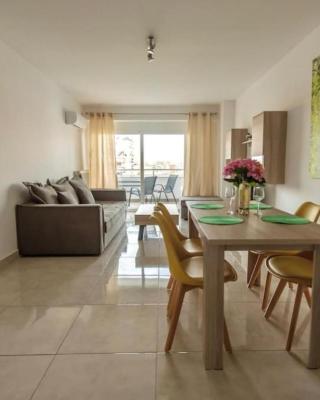 Cozy 2-bedroom Apartment in Piraeus (ERM_E9)