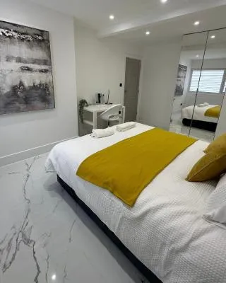 Entire home in Nottingham for family, friends and contractors