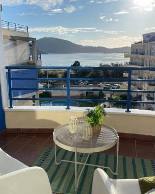 Apartamento con vistas al mar Urb Puerto Azul B3