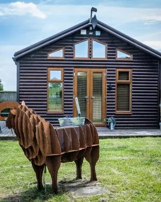 FAIRVIEW FARM Holiday Accommodation 14 Luxury Lodges, Cabins, Dog Friendly, Suitable for Couples, Families and Groups, Wedding Guests , Corporate events, Sleeps 2-65 guests in Ravenshead, Nottingham near Sherwood Forest, set in 88 acres