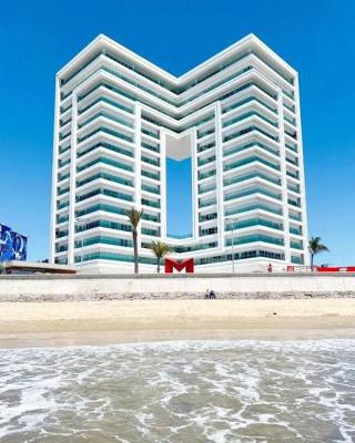 Condominio torre EME frente al malecón vista a la ciudad con alberca y algo al mar gimnacio