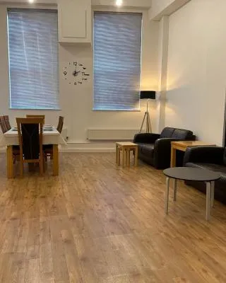 City Centre 3 bedrooms apartment with parking