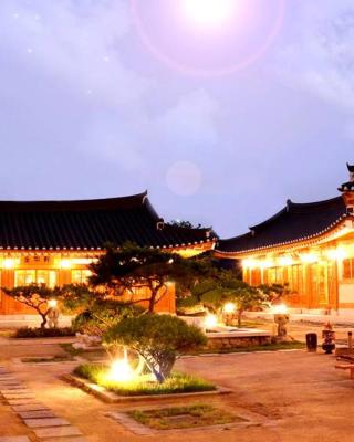 Hwangnamguan Hanok Village