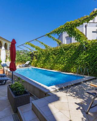 Apartment Gabi-4 by Interhome