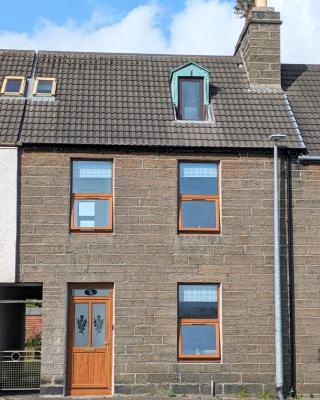 2 Bedroom Townhouse with Seaview on the NC500 Wick