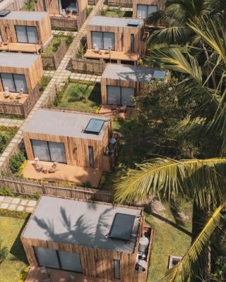 LalaGalu - Beachfront EcoCabins