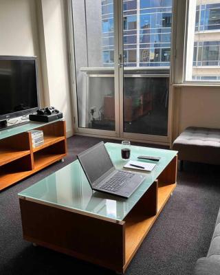 Spacious, Central 2 QB Melbourne CBD Apt near Flinders Stn, Town Hall