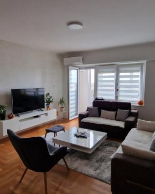 Lux Apartman Ava