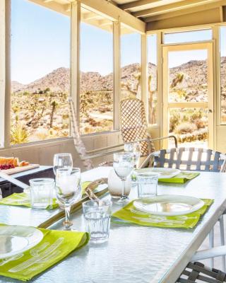 Joshua Tree Dream Weaver hot tub & National Park