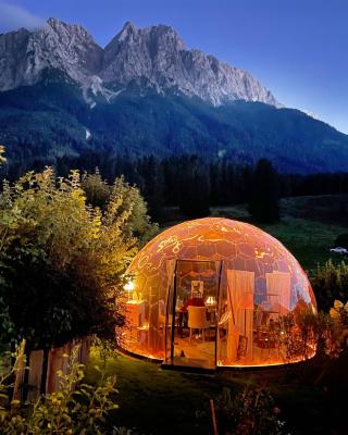 Bayern Resort Hotel - Adults only - mit Zugspitzblick - Eibsee-Nähe - Wellnessbereich - Naturpool im Sommer