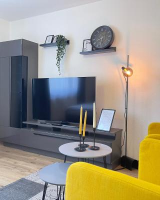 Black&Yellow Designer Apartment Bielefeld