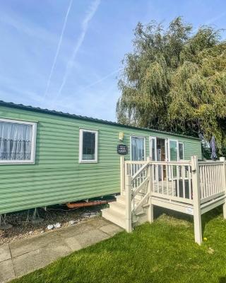 Lovely Dog Friendly Caravan At Southview Holiday Park In Skegness Ref 33053s