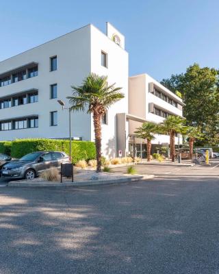 B&B HOTEL Pau Zénith