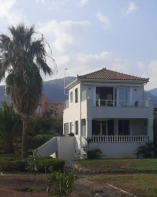 A beautiful house in Galaxidi next to the sea in an amazing environment!