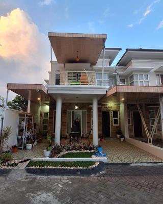 Villa Terrace Batu Malang Kav 4