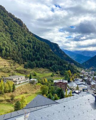 Vistas PRECIOSAS Al Valle De Arinsal - 6PAX- SENDERISMO & ESQUÍ - Free Parking