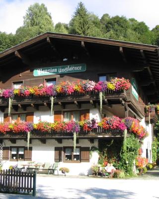 Apartment in Saalbach Hinterglemm near Ski Area