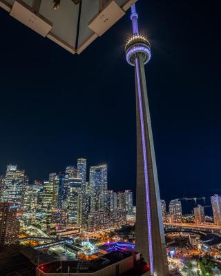 Designer condo w/ CN Tower view & parking