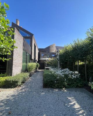 Modern holiday home near Bruges and the North Sea