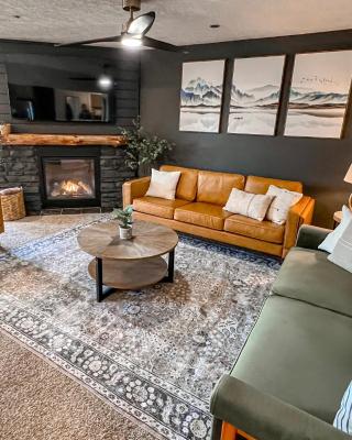 Remodeled Summit Condo at Snowshoe - Modern & Cozy