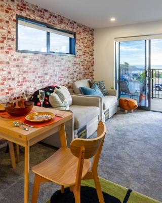 Okioki: 1 bed 1 bath Beachside, New Brighton