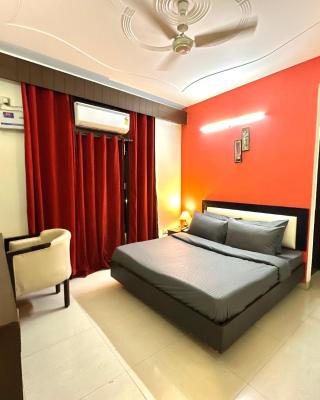 room with attach washroom near golf course road