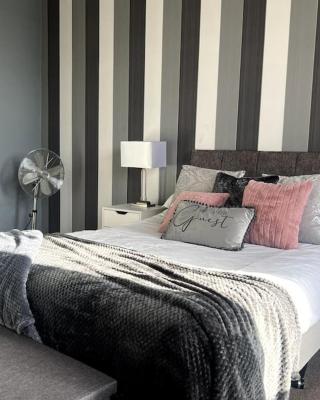Luxury Suite in Colchester Town Centre By Station