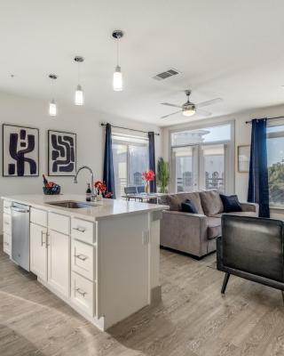 Radiant condo on the Riverwalk 1325