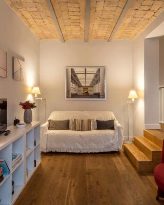 Fotofever Apt, two bedrooms with air conditioned in elegant shopping area, close to Vatican City