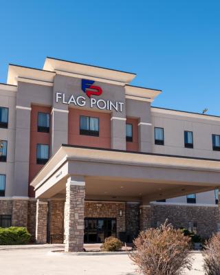Flag Point Inn and Suites Pratt