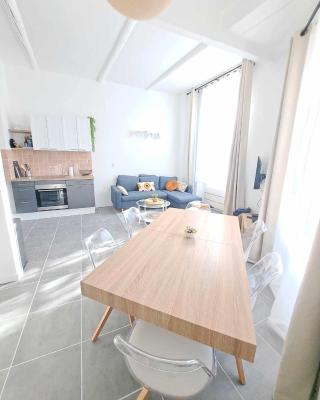 Appartement lumineux , Carpentras centre