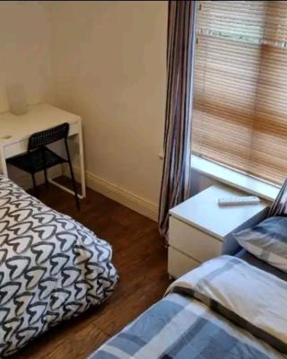 1 Cozy Bedroom near Airport and city Centre 3people