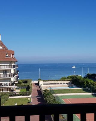 Séjour romantique à Cabourg, studio vue mer