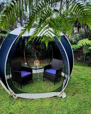 Romantic Retreat, Pop up Dome at your own private yard, Outdoor shower, firepit, 5 min to Hawaii Volcano park