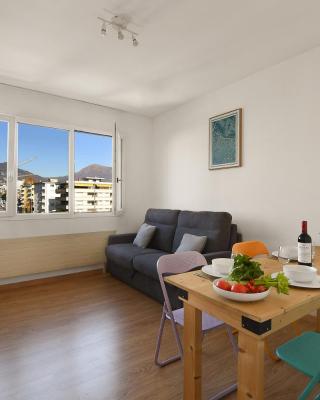 Santi Apartment Few Min From Lake - Happy Rentals