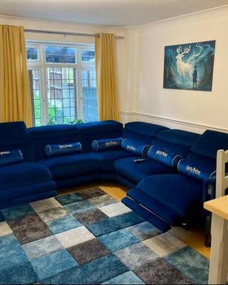 Spacious 5 Bedroom House- Harry potter world & London