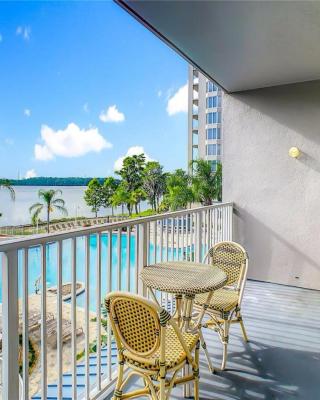 Disney 1 mile , Blue Heron 1 room 2 bath,amenities,6 guests, walk to restaurants, no fees at check in