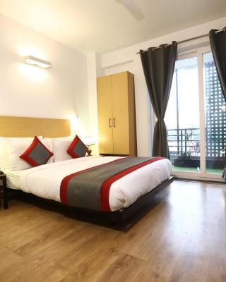 BK Studio And Rooms Near Huda City Centre