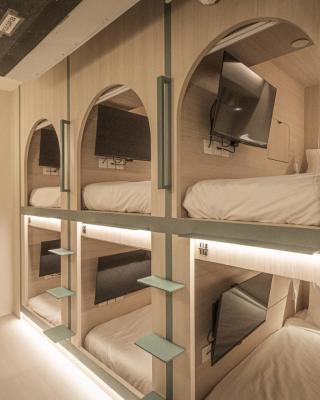 Jyu Capsule Hotel