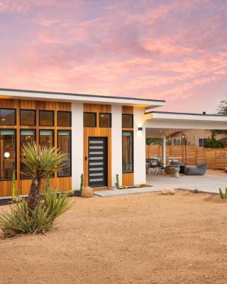 Chicory by AvantStay Modern Desert Retreat w Hot Tub