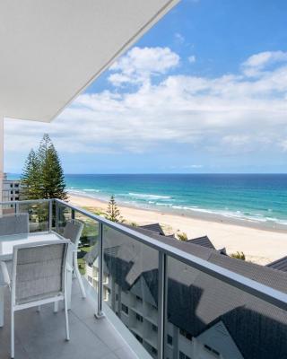 Ocean Views Apartment with Rooftop Pool