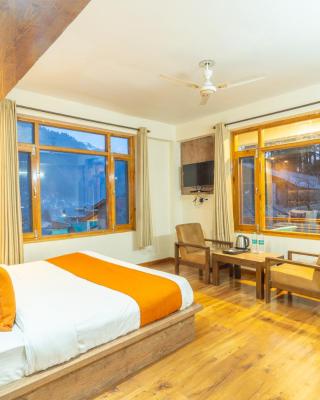 Hotel Rising Star Near To Mall Road #BudgetFriendly #BigRooms #Garden #Bonfire #Parking #ForestView #MountainView
