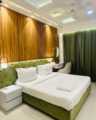 Hotel Elite Millennium - Near Huda City Centre Gurgaon