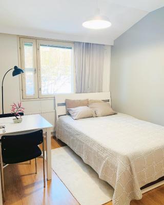 Private rooms near metro, free parking