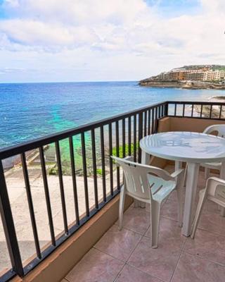 Marsalforn Seaview Apartment in a quiet area