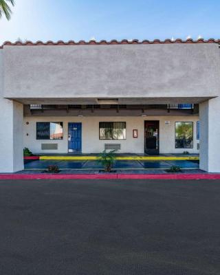 Rodeway Inn & Suites Thousand Palms - Rancho Mirage