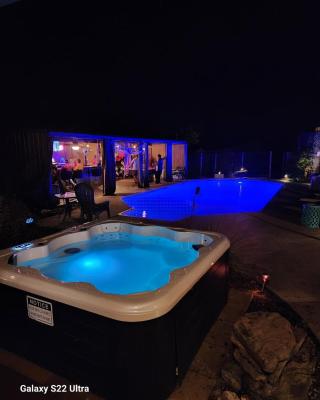 Lake Hamilton Pool House with Cabana and NEW hot tub!