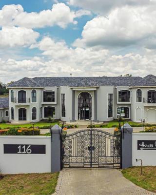 Villa Tasha Luxury Suites, Lanseria
