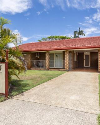 Comfortable lowset family home only minutes from the water! Tarooki St, Bellara